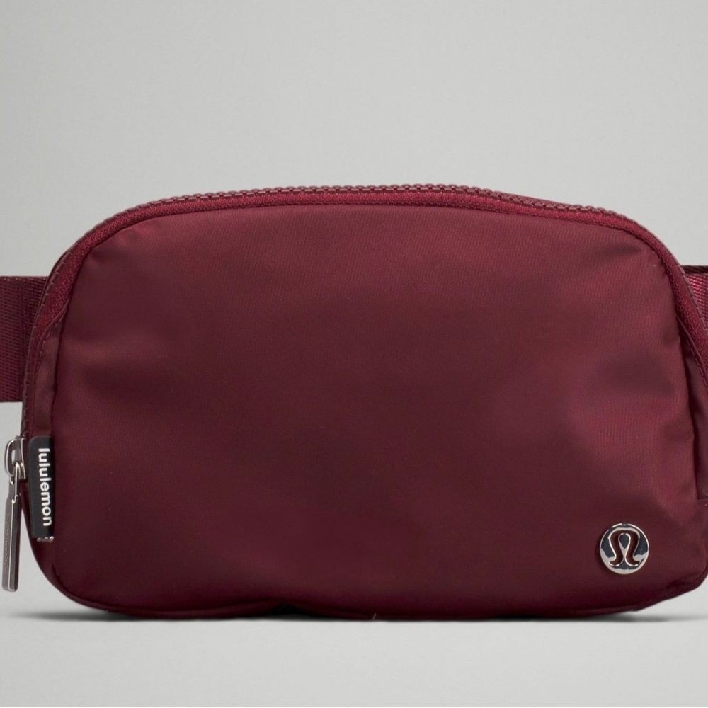 Lululemon Everywhere Belt Bag - Red Merlot